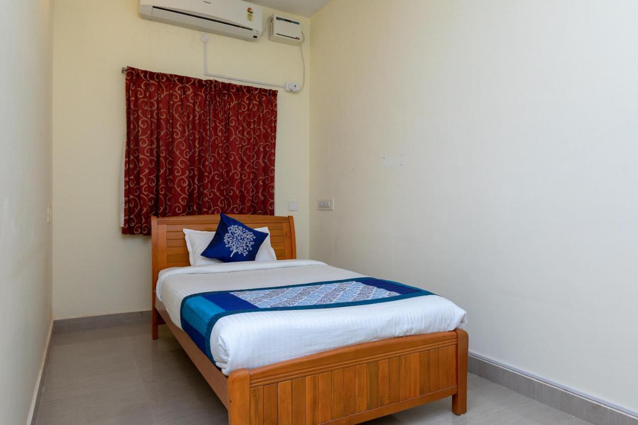 Oyo 16622 Vasantham Guest House Chennai Esterno foto