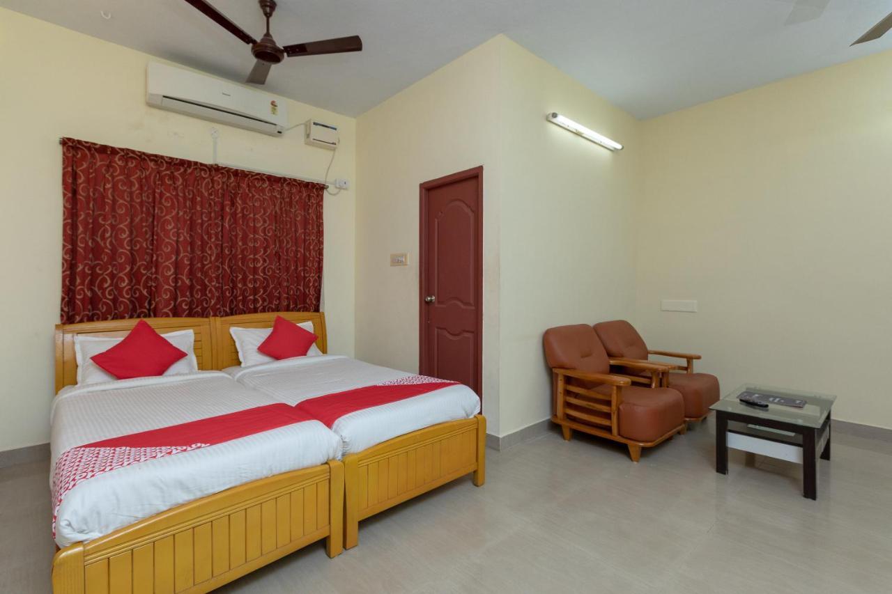 Oyo 16622 Vasantham Guest House Chennai Esterno foto